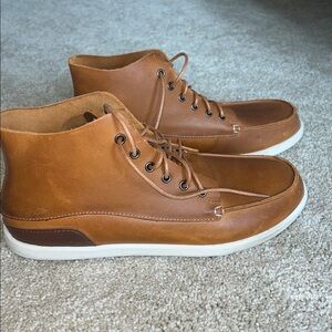 OluKai Nalukai Fox/Bone Leather Casual Chukka Ankle Kapa Boots. Size 9.5.